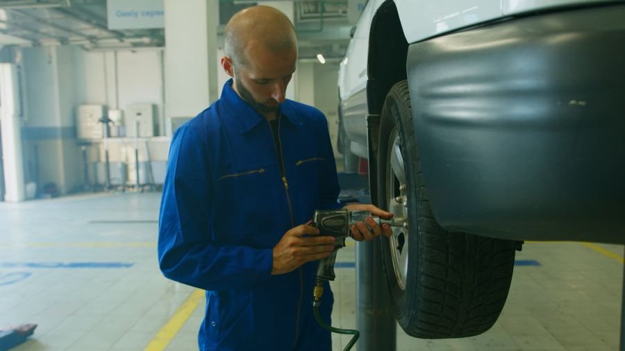 Tyre and wheel service